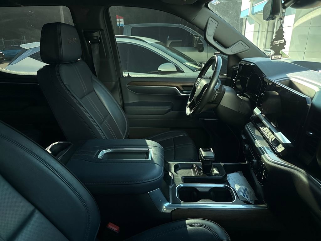 Used 2022 Chevrolet Silverado 1500 High Country w/ High Country Premium Package image 8