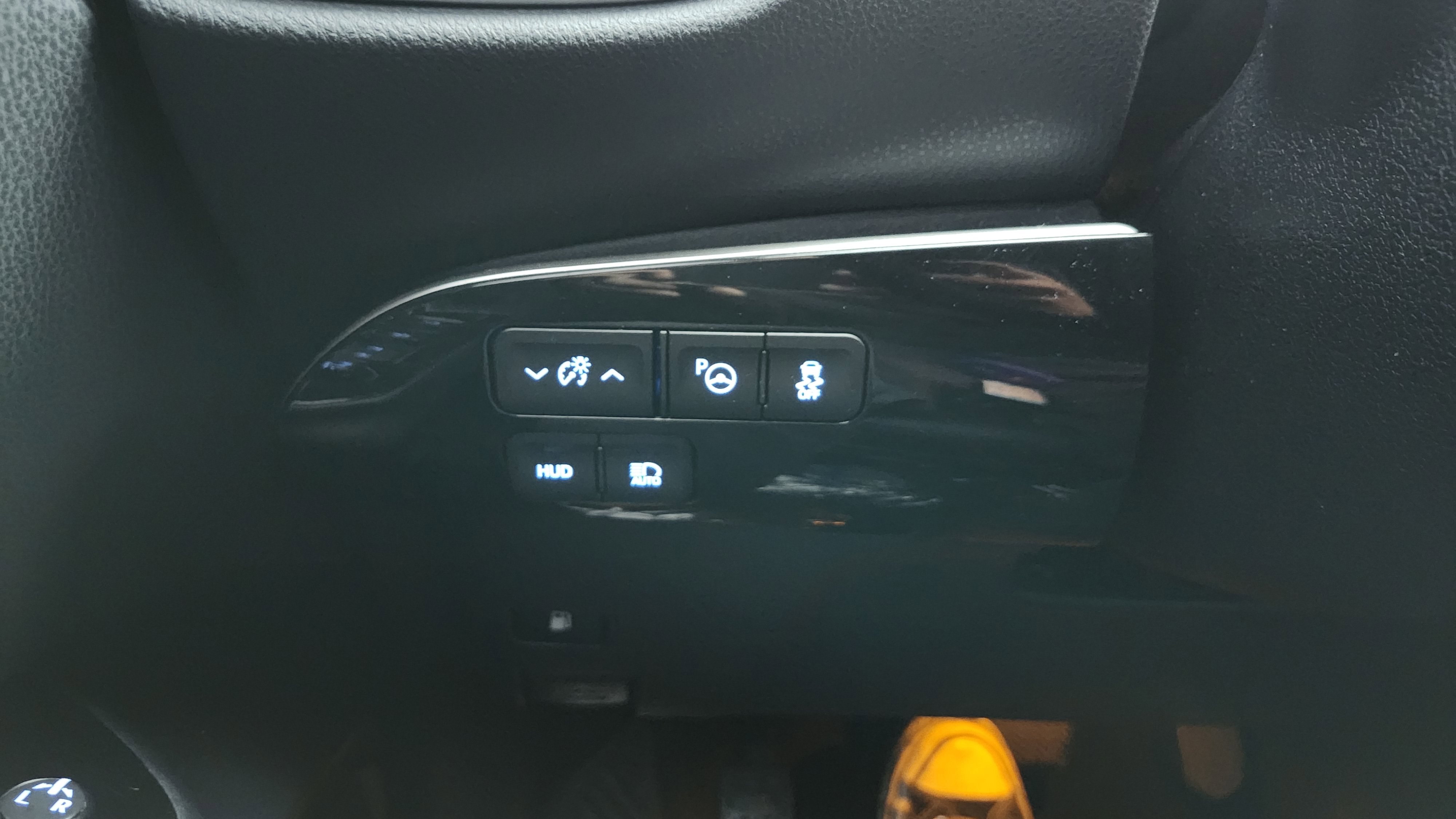 Used 2017 Toyota Prius Four image 38