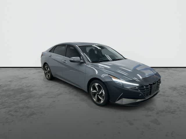Used 2023 Hyundai Elantra Limited w/ Cargo Package FWD image 5