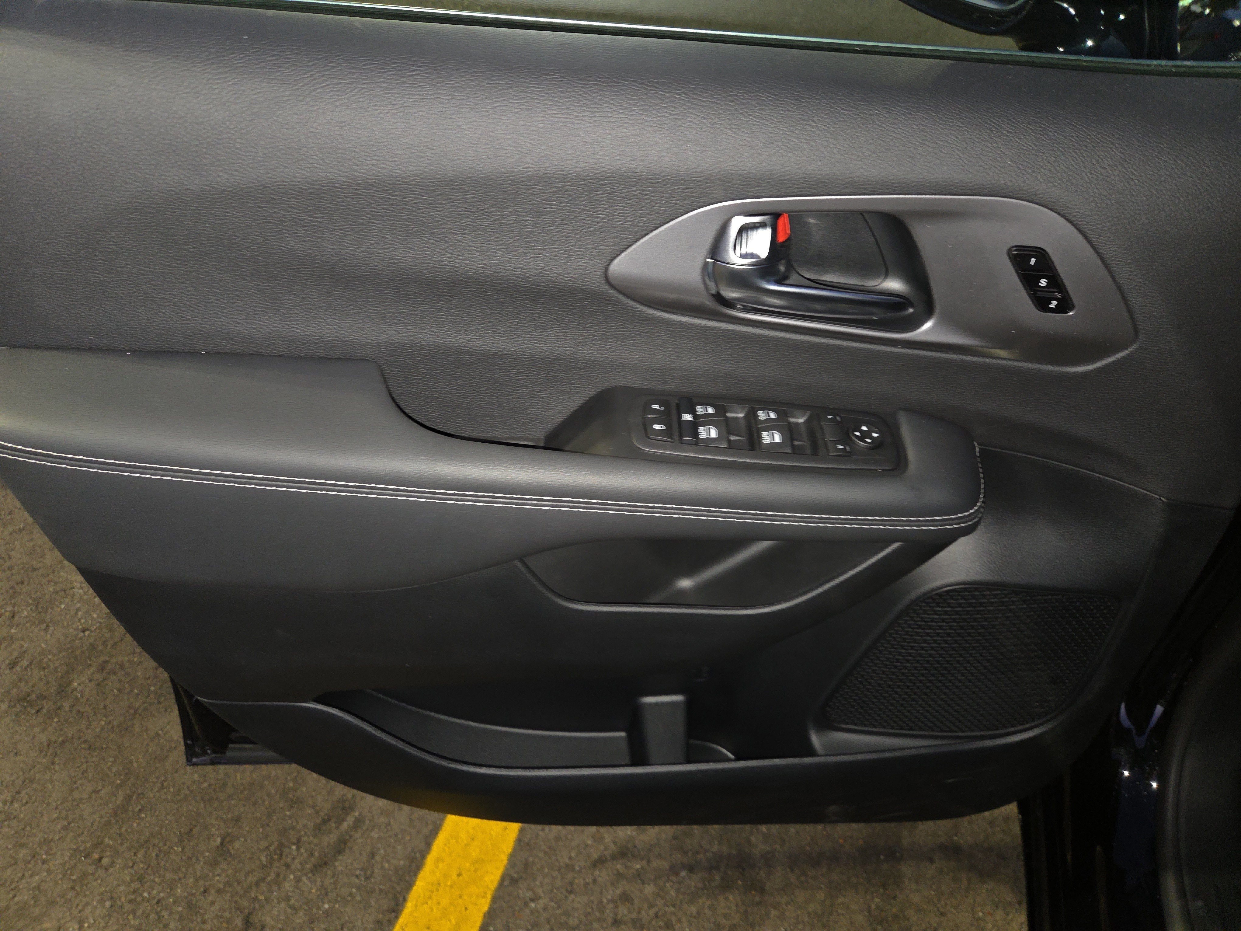 New 2026 Chrysler Pacifica Select FWD image 5