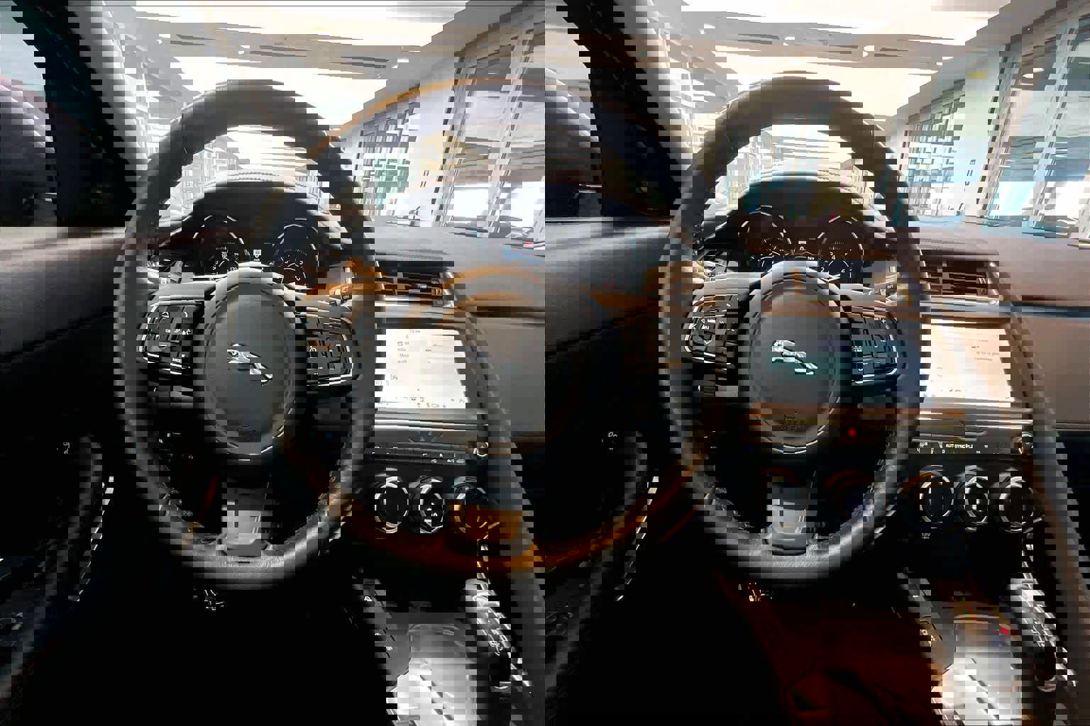 Used 2019 Jaguar E-PACE S image 7