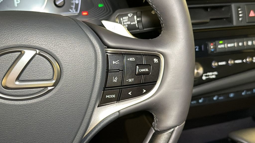Certified 2025 Lexus ES 300h w/ Luxury Package FWD image 22
