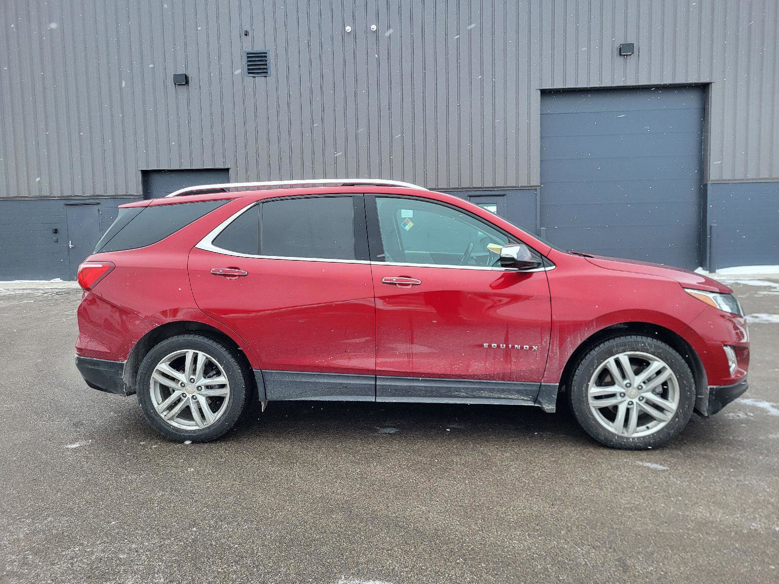 Used 2019 Chevrolet Equinox Premier image 2