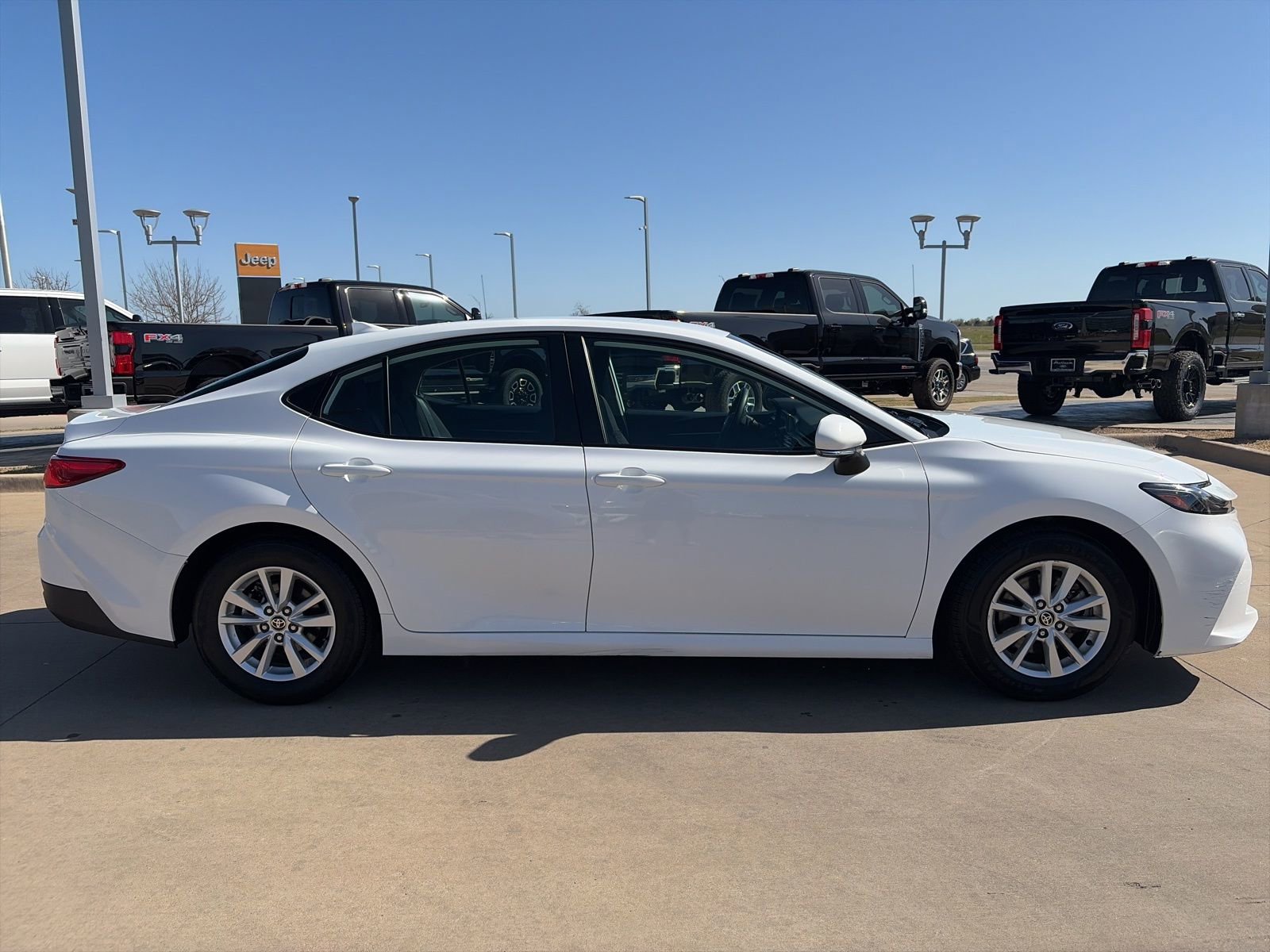 Used 2025 Toyota Camry LE image 6