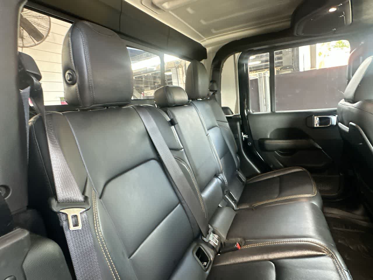 Used 2025 Jeep Gladiator Sport AWD/4WD image 26