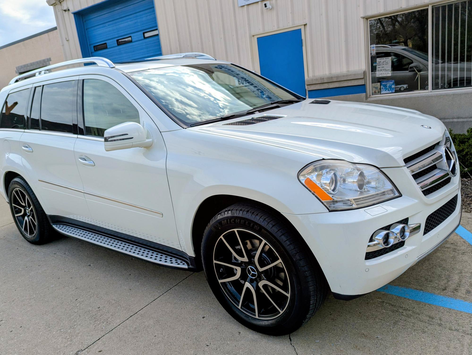 Used 2011 Mercedes-Benz GL 450 4MATIC image 14