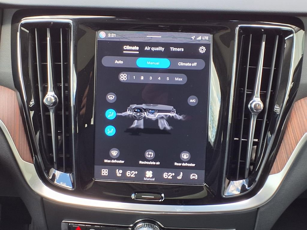 Certified 2025 Volvo V60 B5 Cross Country Plus AWD/4WD image 16