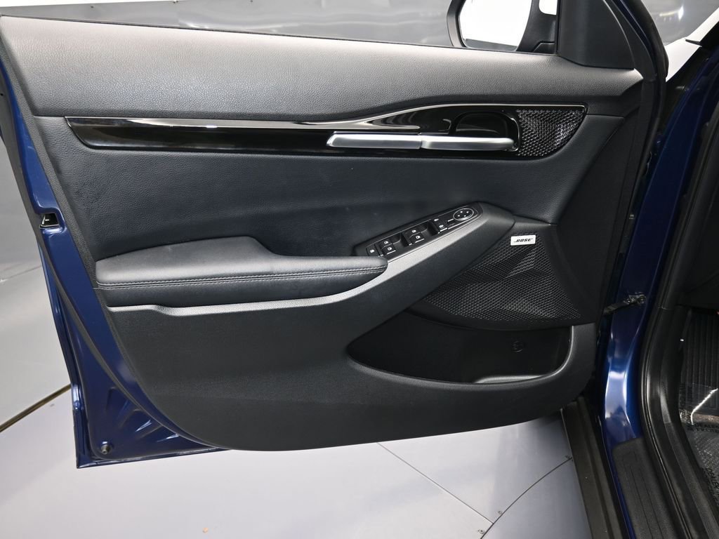 Used 2023 Kia Seltos SX image 11