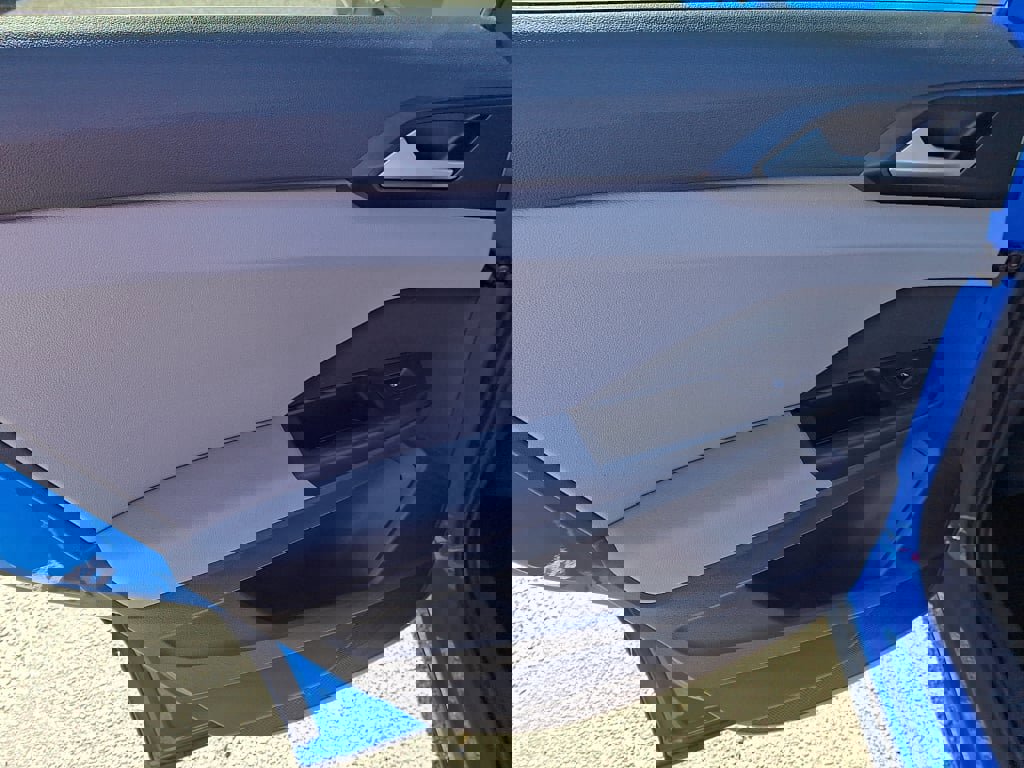 Used 2023 Volkswagen Taos SE w/ Panoramic Sunroof Package image 19