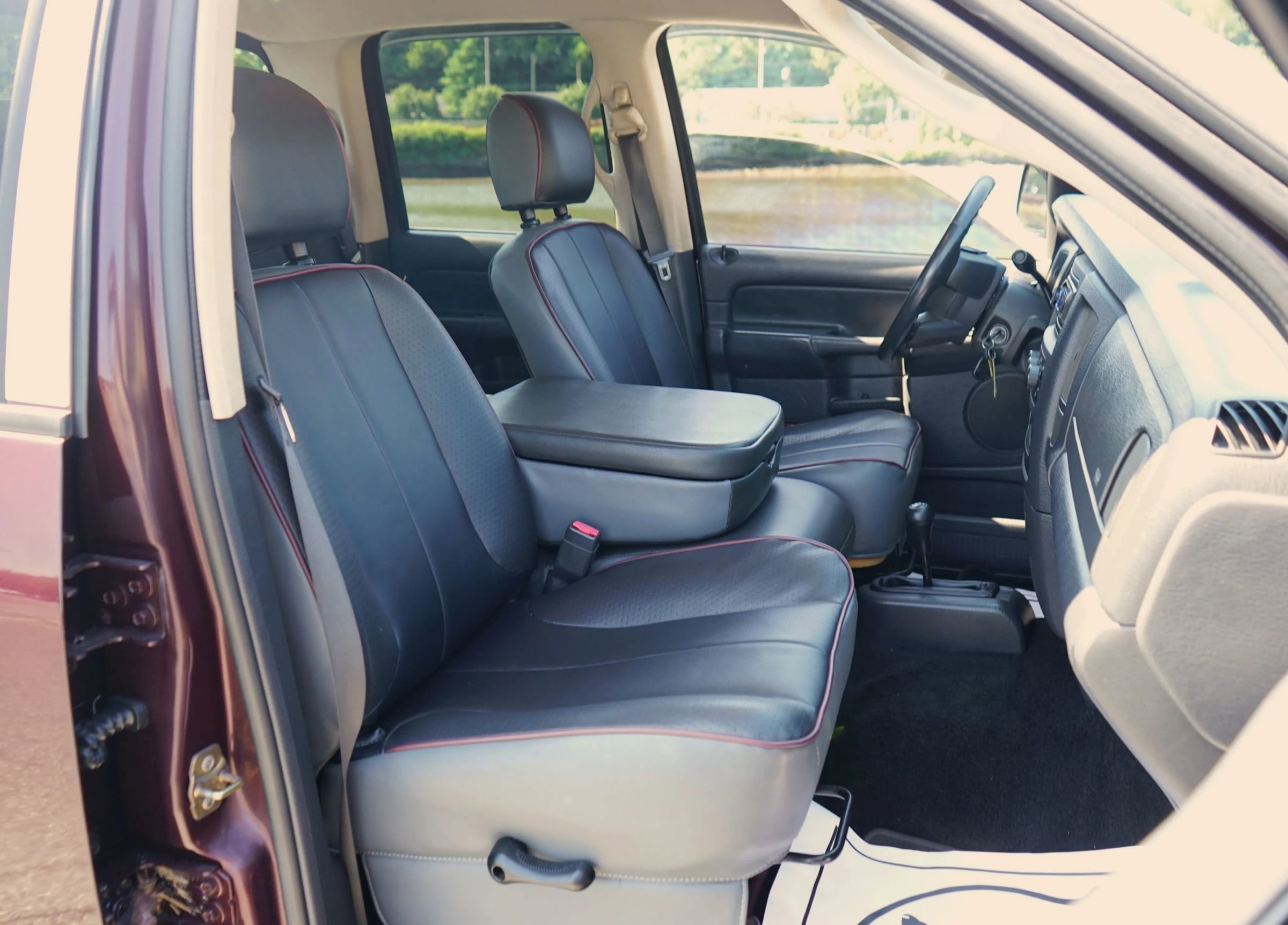 Used 2005 Dodge Ram 1500 Truck SLT image 28