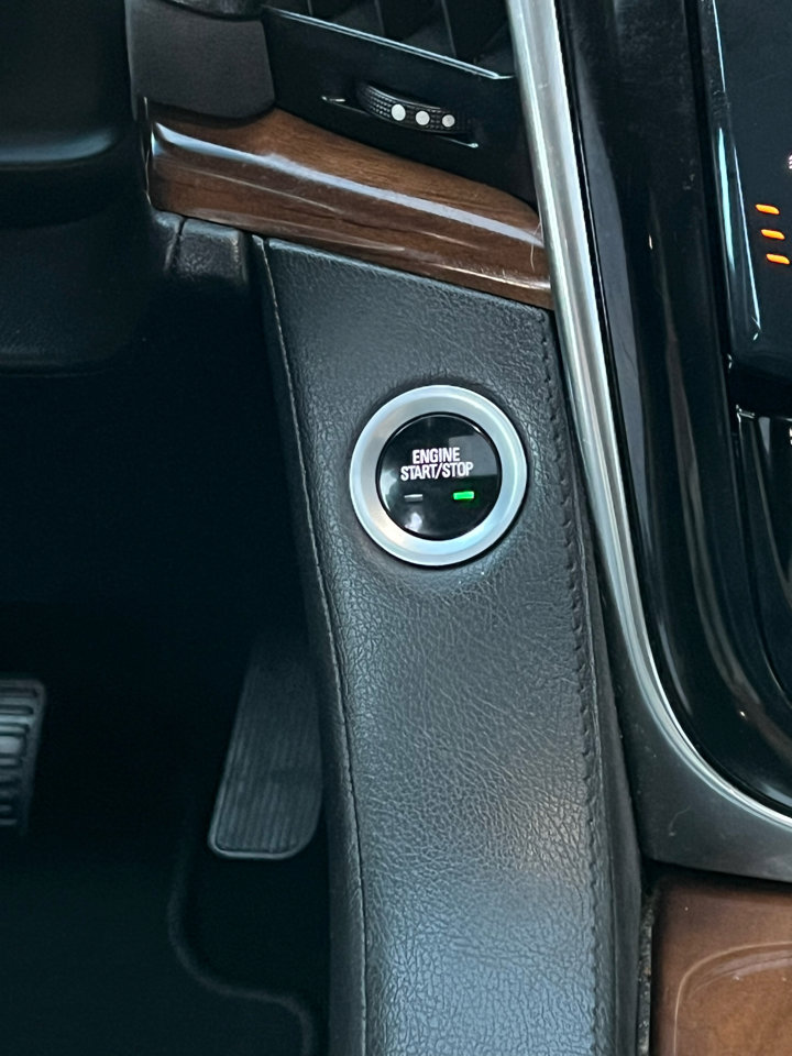 Used 2017 Cadillac Escalade Luxury image 19