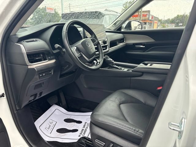 Used 2024 Toyota Grand Highlander AWD image 9