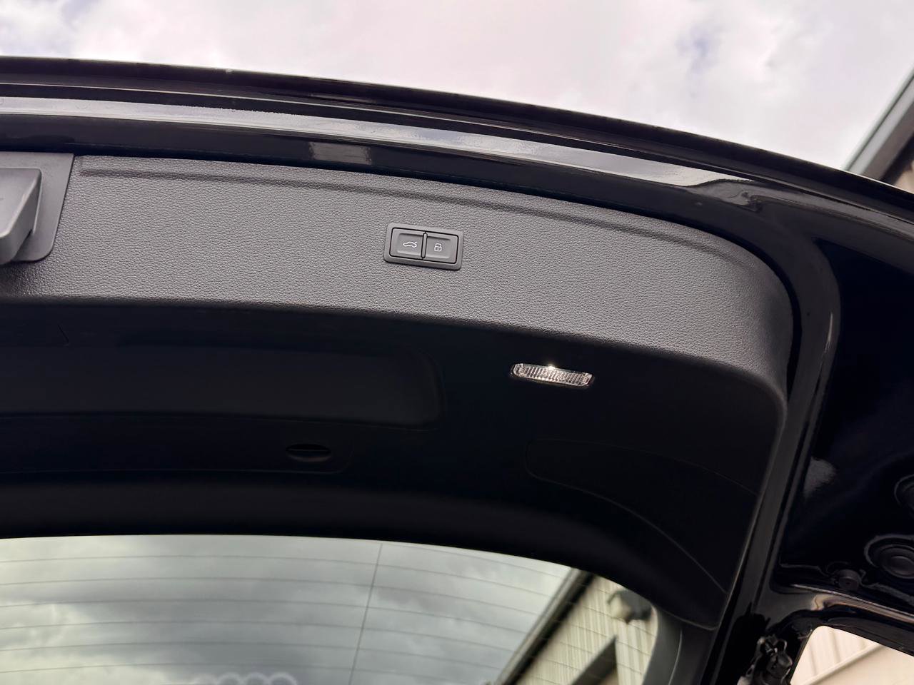 Used 2025 Audi Q5 e Premium image 20