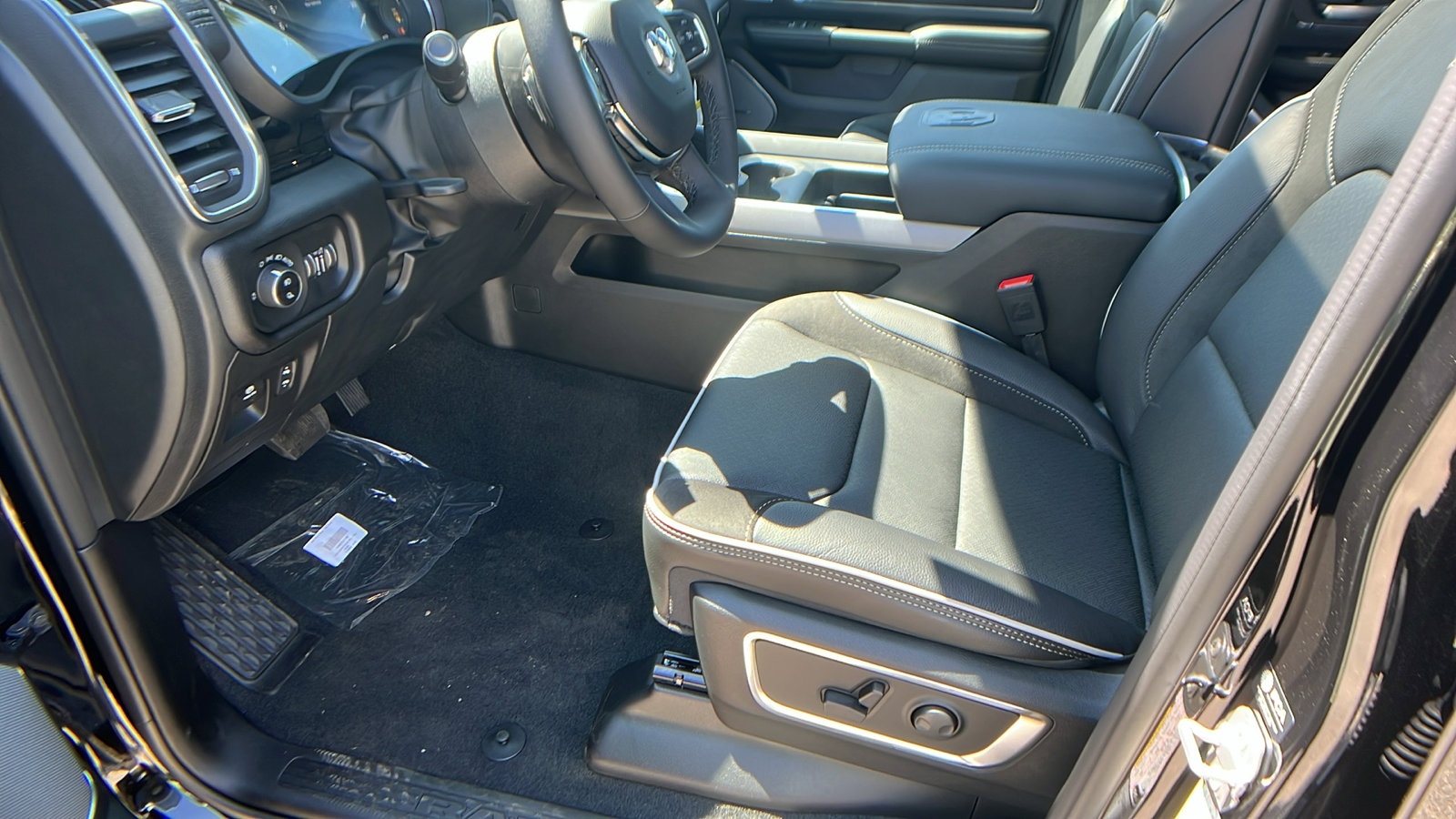 New 2026 RAM 1500 Laramie w/ Night Edition image 16