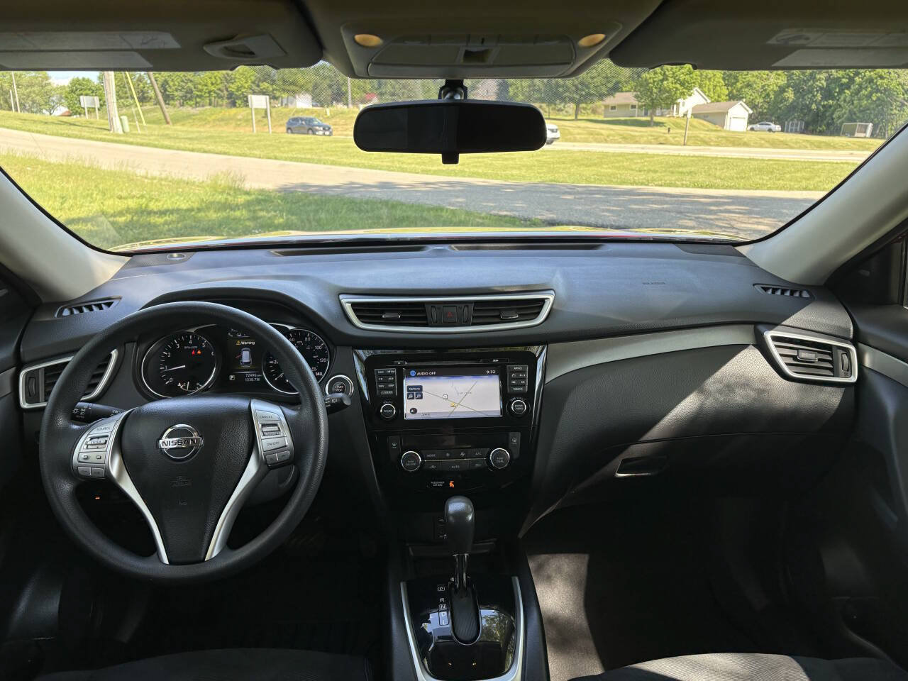 Used 2015 Nissan Rogue SV w/ SV Premium Package AWD/4WD image 18