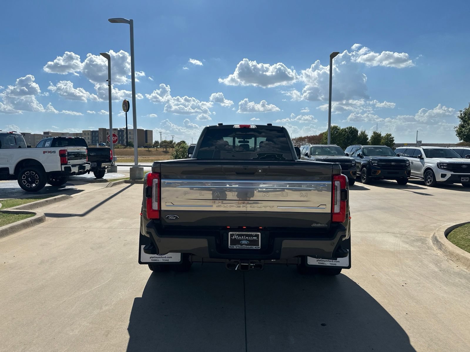 New 2026 Ford F450 Platinum w/ Platinum Plus Package AWD/4WD image 4