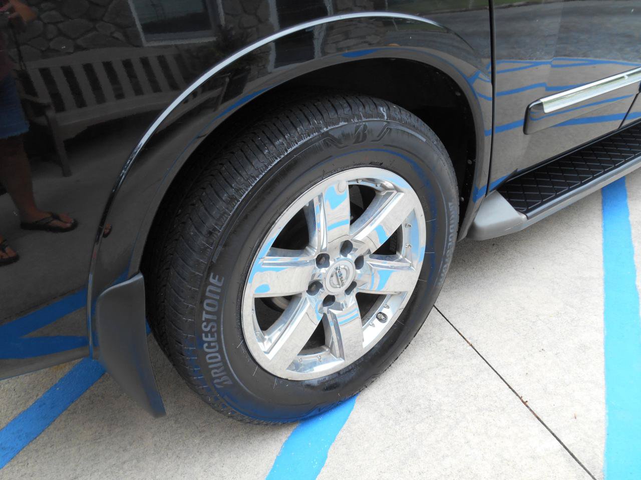 Used 2011 Nissan Armada Platinum w/ 2nd Row Captain Seat Pkg AWD/4WD image 18