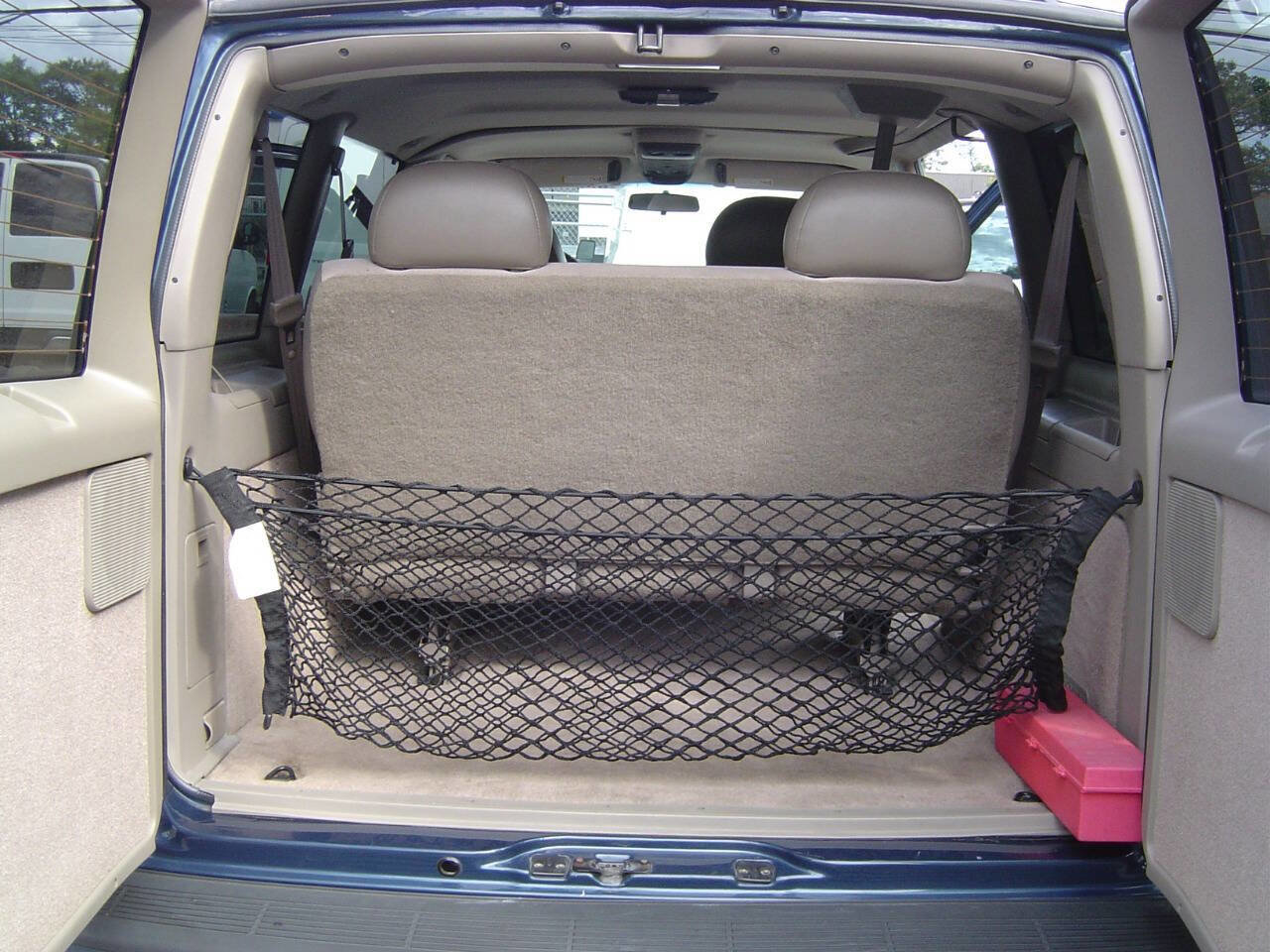 Used 2001 GMC Safari Passenger image 10
