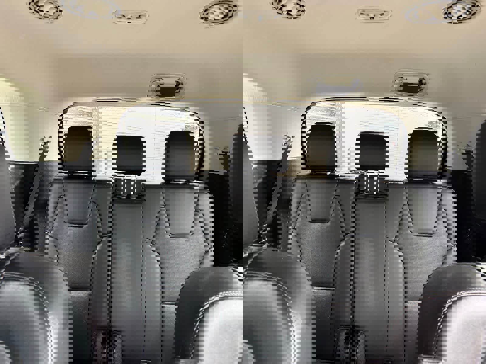 Used 2023 Kia Telluride S image 8