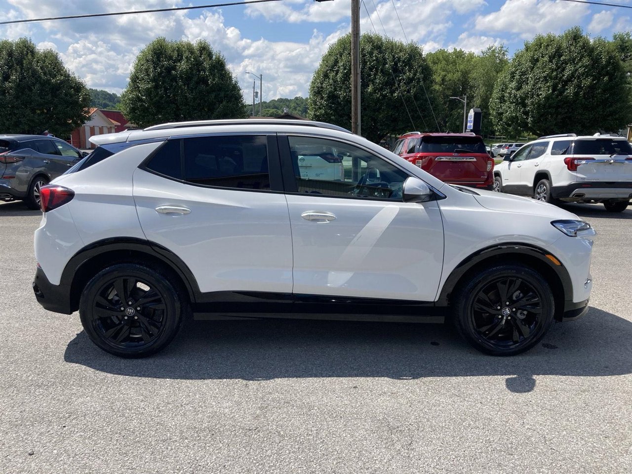 Used 2024 Buick Encore GX Sport Touring w/ Comfort Package image 4