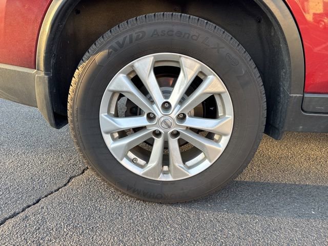 Used 2015 Nissan Rogue SV w/ SV Premium Package image 9