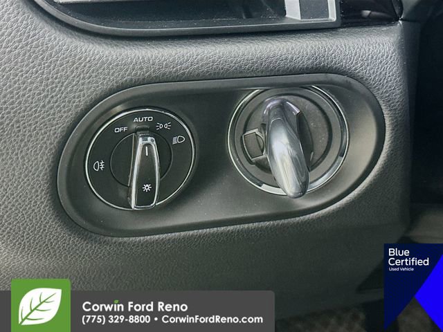 Used 2023 Porsche Macan Turbo image 13