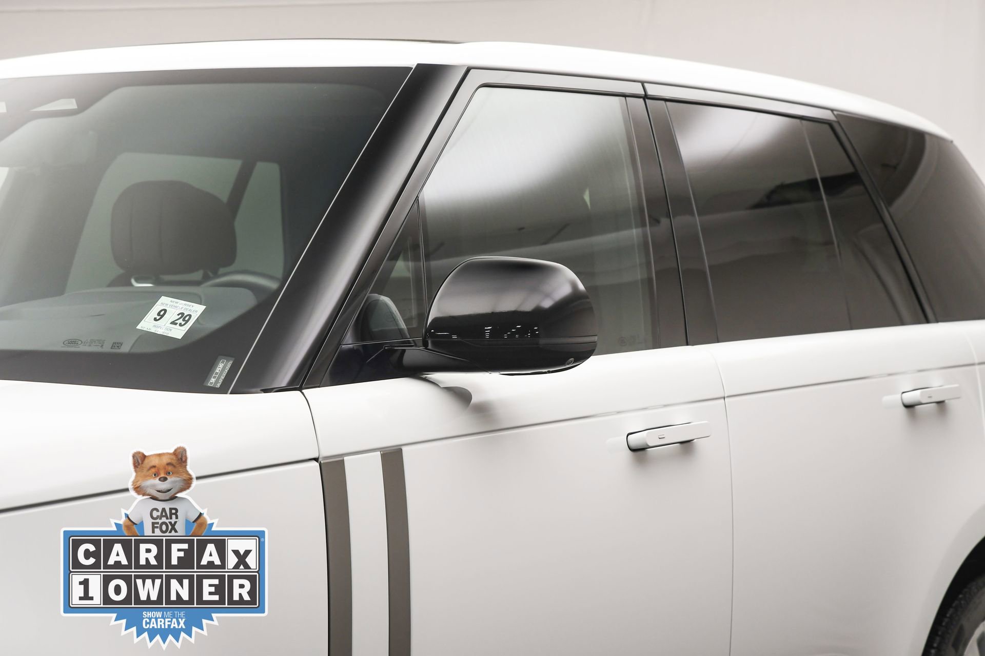 Used 2025 Land Rover Range Rover SE AWD/4WD image 12