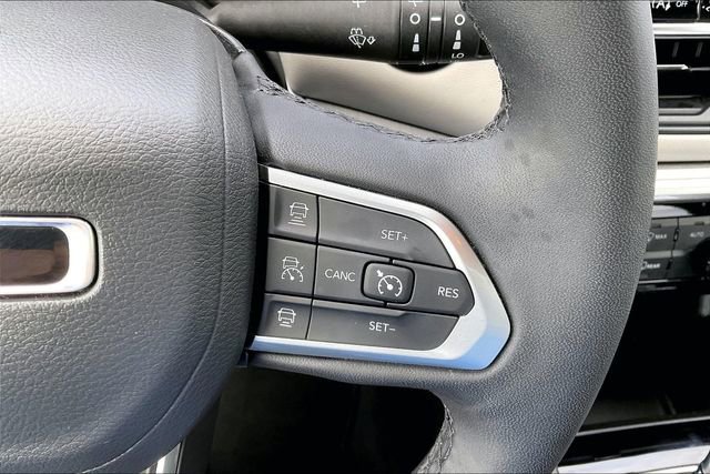 Used 2025 Jeep Compass Limited AWD/4WD image 17