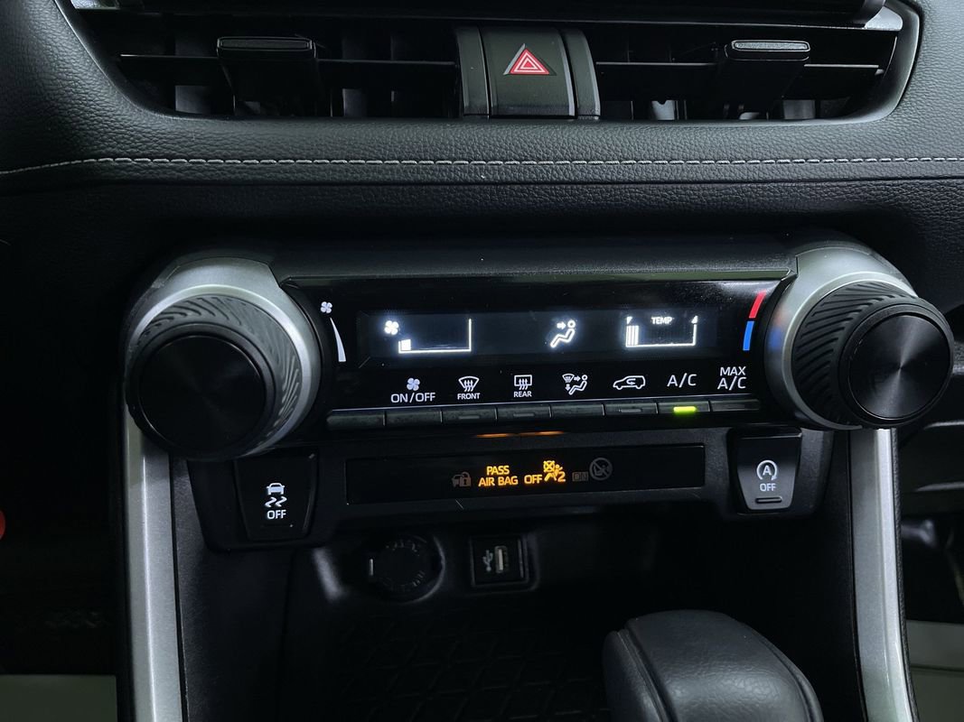 Used 2024 Toyota RAV4 LE image 23