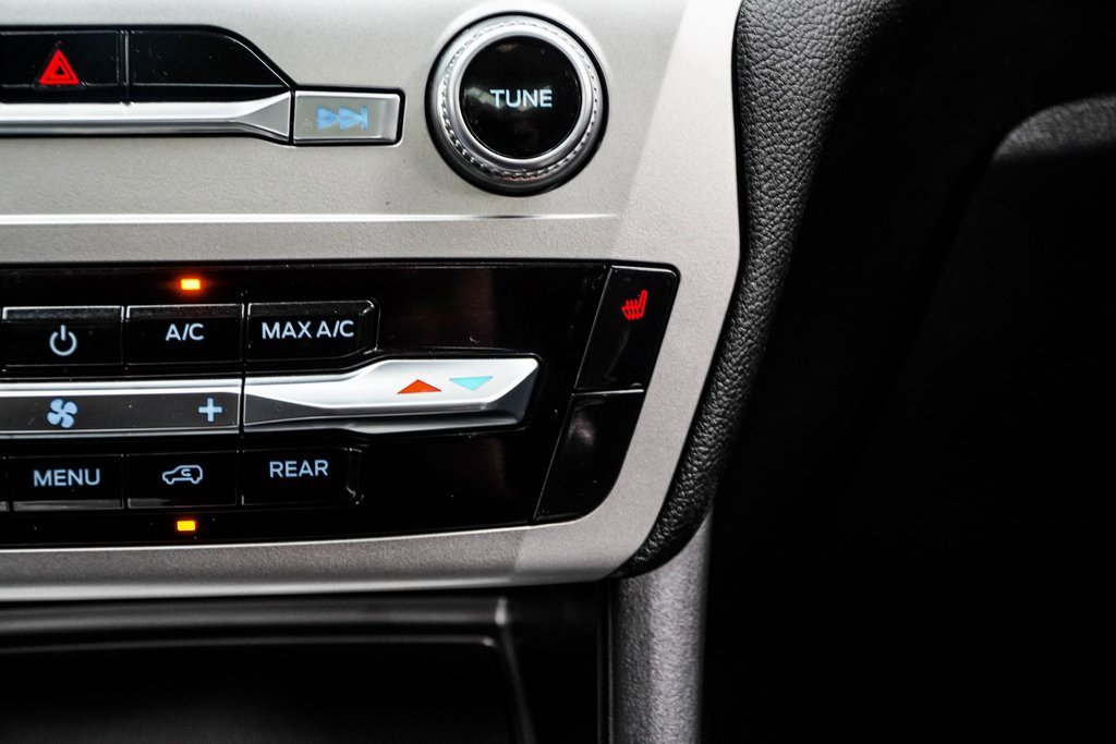 Used 2022 Ford Explorer XLT w/ Equipment Group 202A image 23