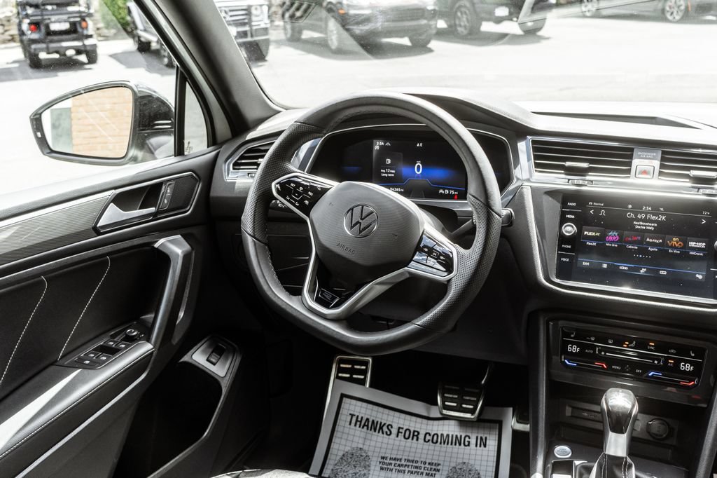 Used 2022 Volkswagen Tiguan SE R-Line AWD/4WD image 11