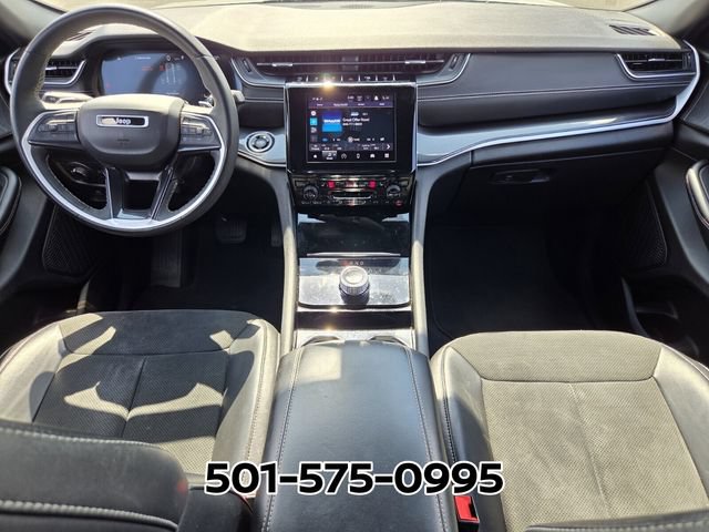 Used 2023 Jeep Grand Cherokee Altitude AWD/4WD image 13