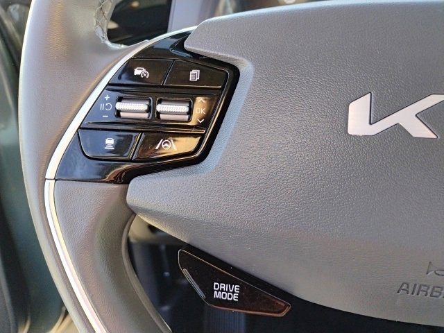 Used 2024 Kia Niro EX image 19