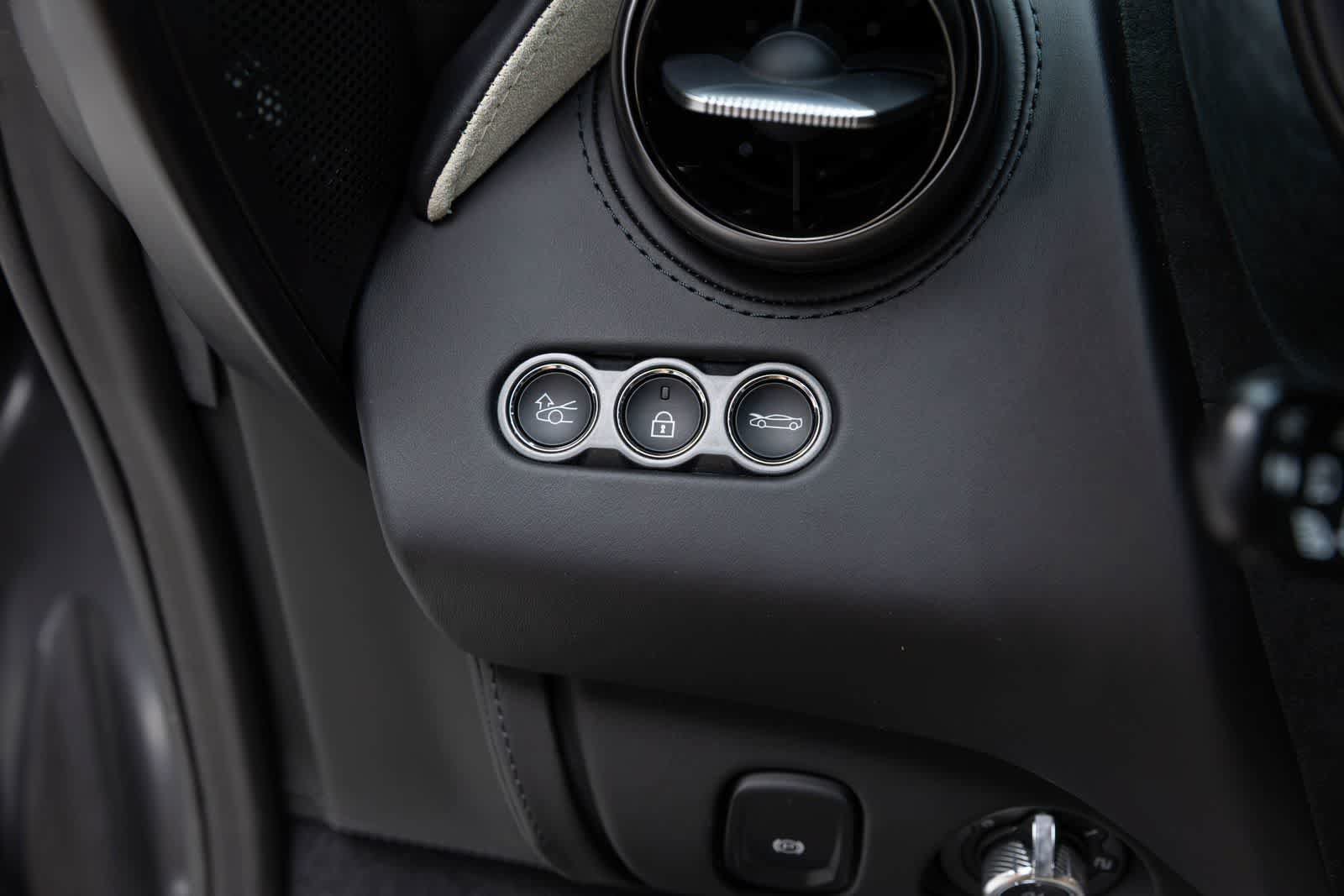 Used 2026 McLaren 750S Spider RWD image 28