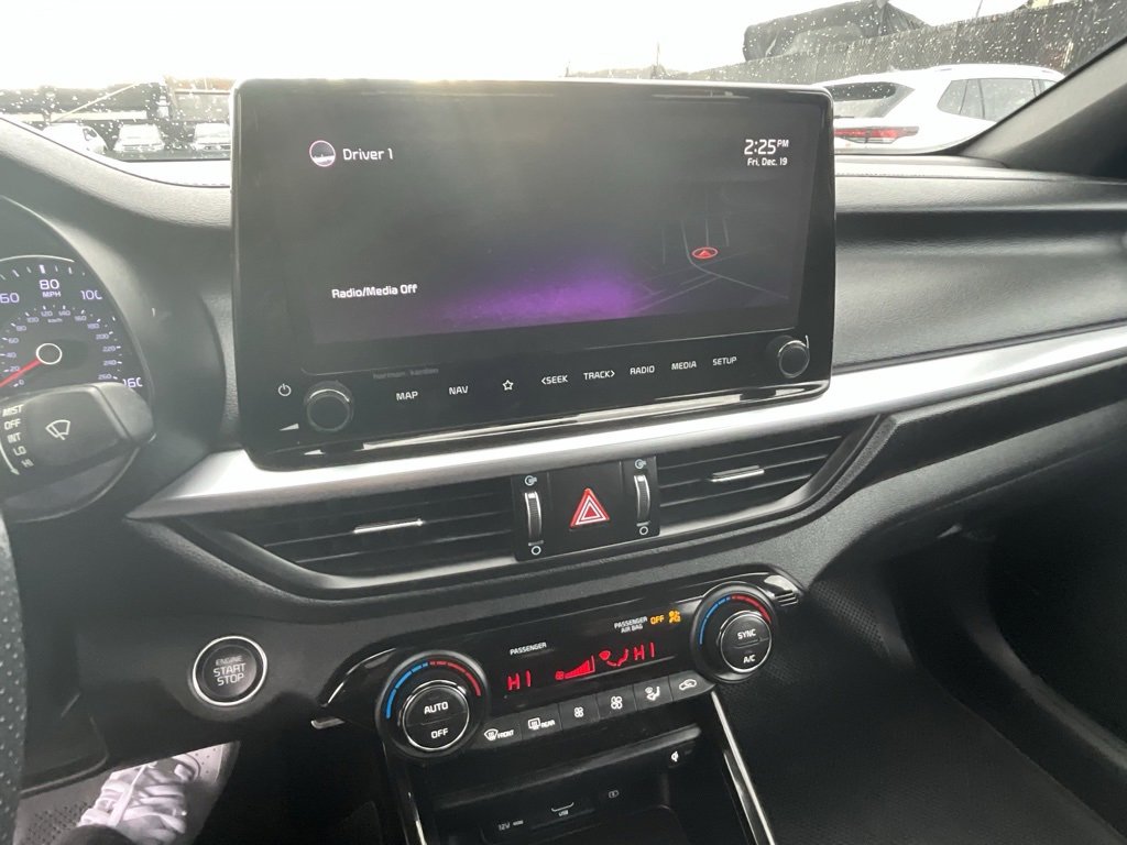 Used 2022 Kia Forte GT-Line w/ GT-Line Premium Package image 17