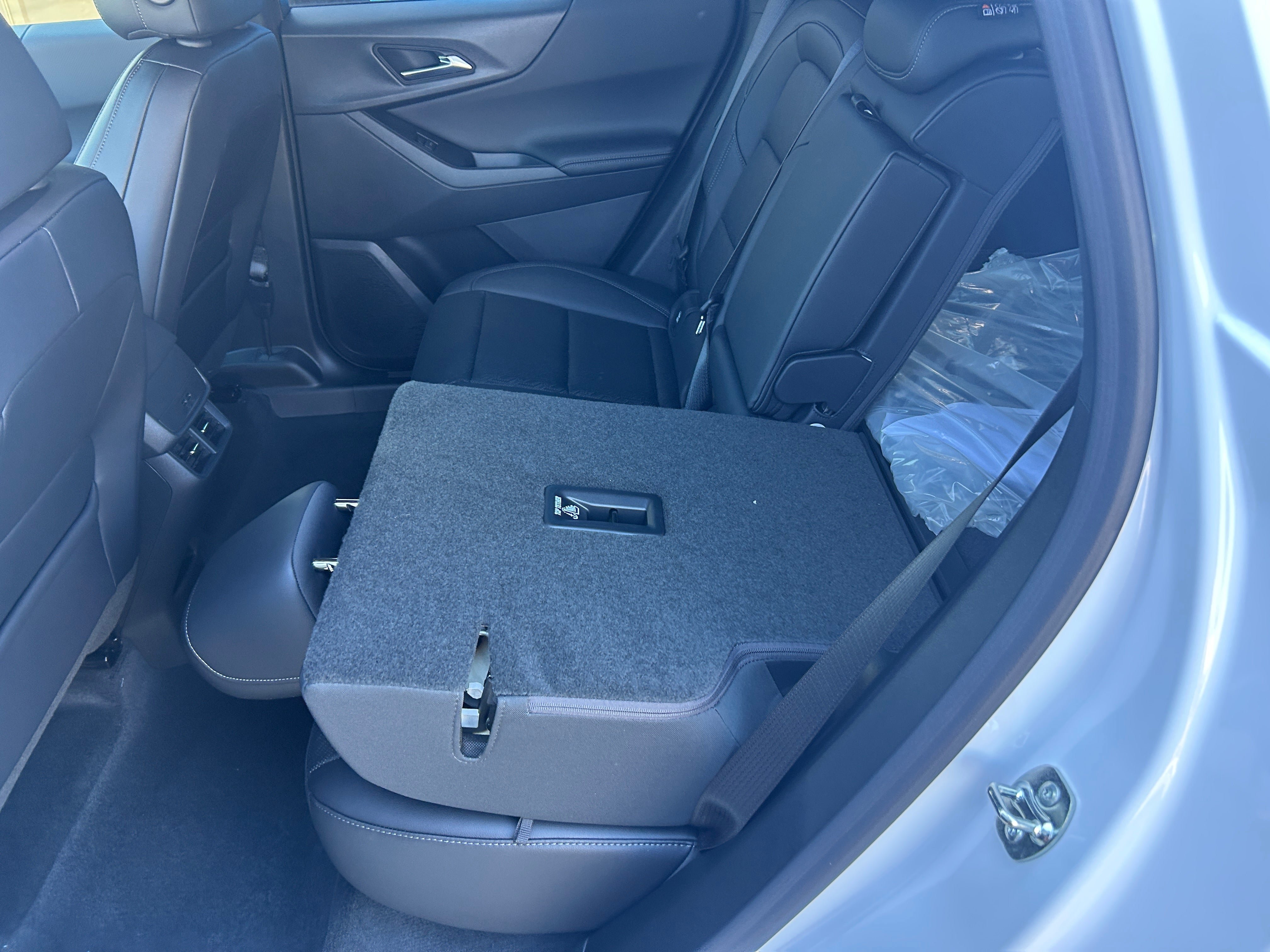 New 2027 Chevrolet Equinox LT w/ Convenience Package II AWD/4WD image 31