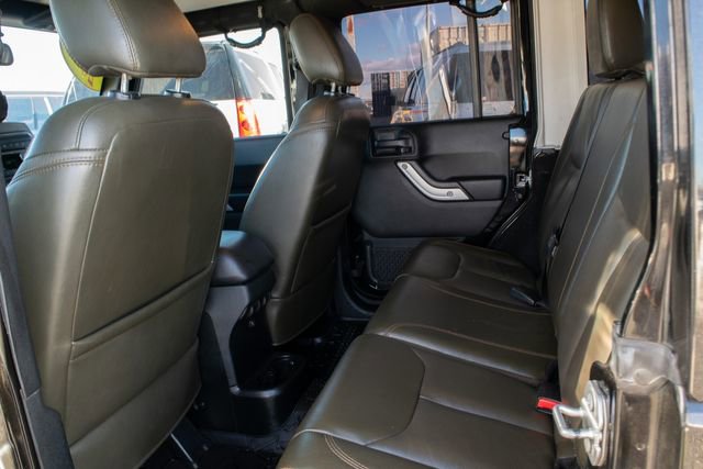 Used 2017 Jeep Wrangler Unlimited Sahara w/ Connectivity Group image 15