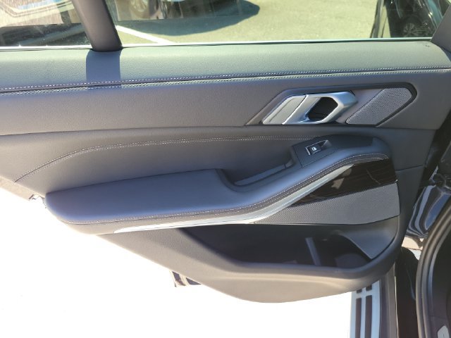 Used 2025 BMW X5 xDrive50e AWD/4WD image 10