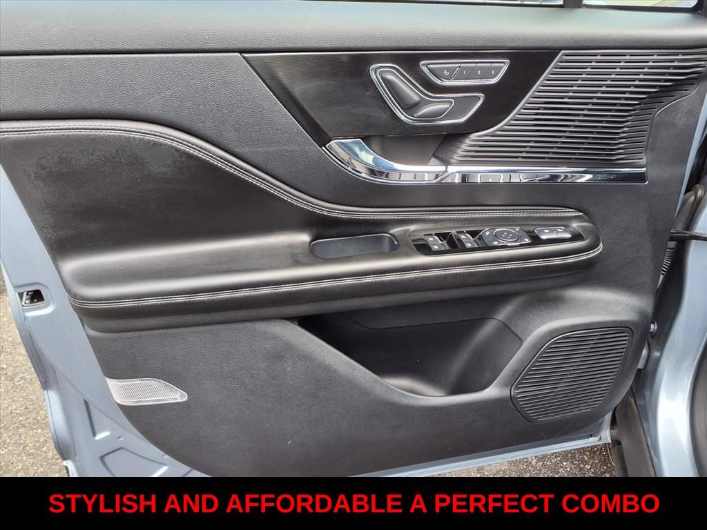 Used 2022 Lincoln Corsair AWD w/ Equipment Group 101A image 11