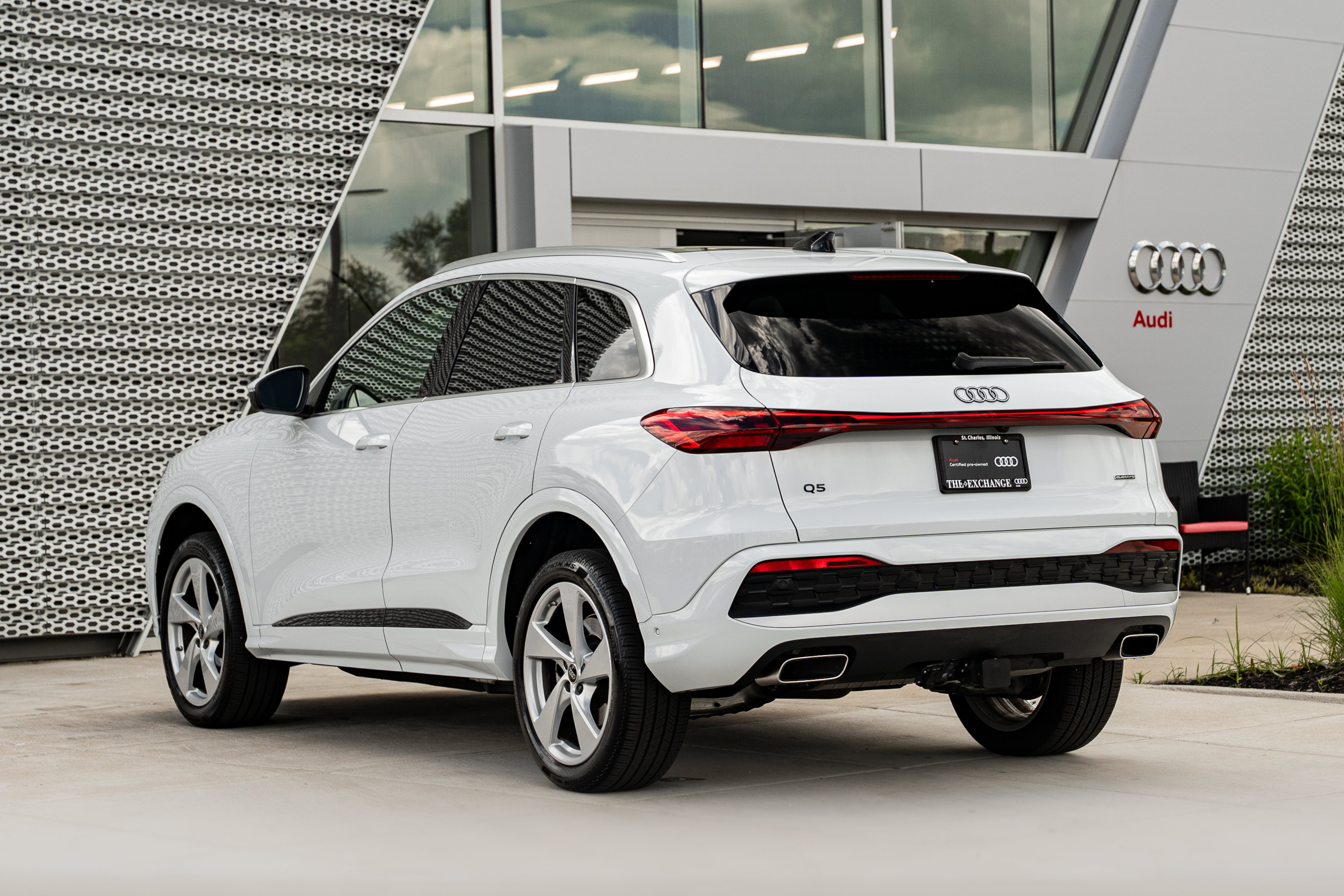 Certified 2025 Audi Q5 Premium w/ Premium Plus AWD/4WD image 5