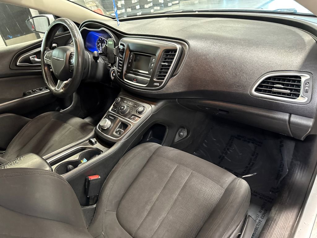 Used 2015 Chrysler 200 Limited w/ Convenience Group FWD image 14