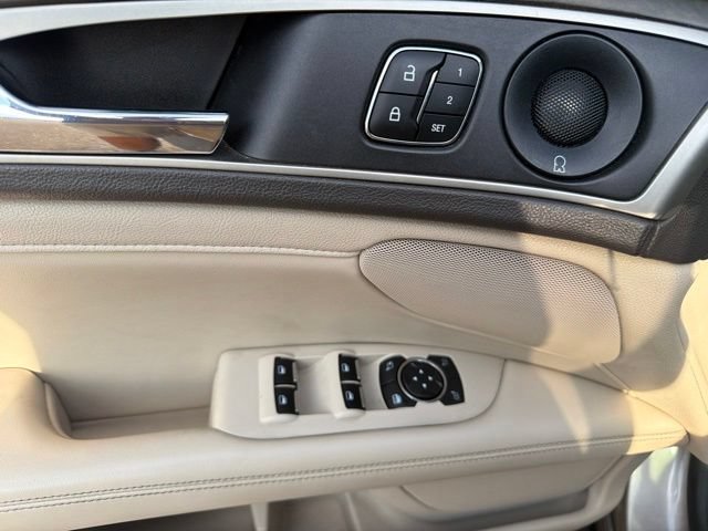 Used 2018 Lincoln MKZ Reserve FWD image 16