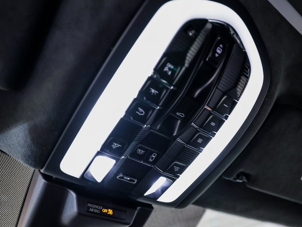 New 2026 Porsche Macan GTS AWD/4WD image 21