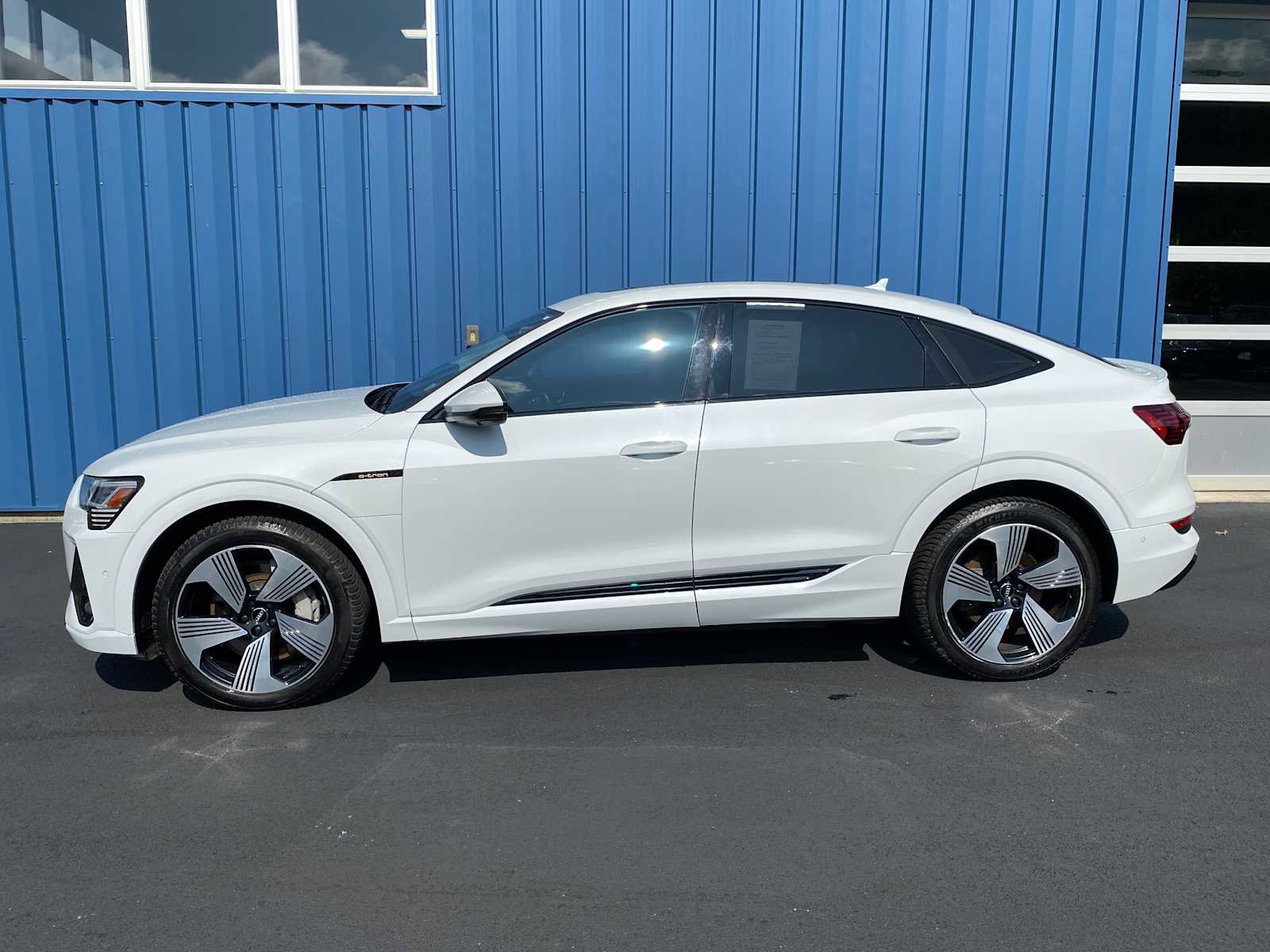Used 2021 Audi e-tron Prestige w/ Prestige Package AWD/4WD image 13