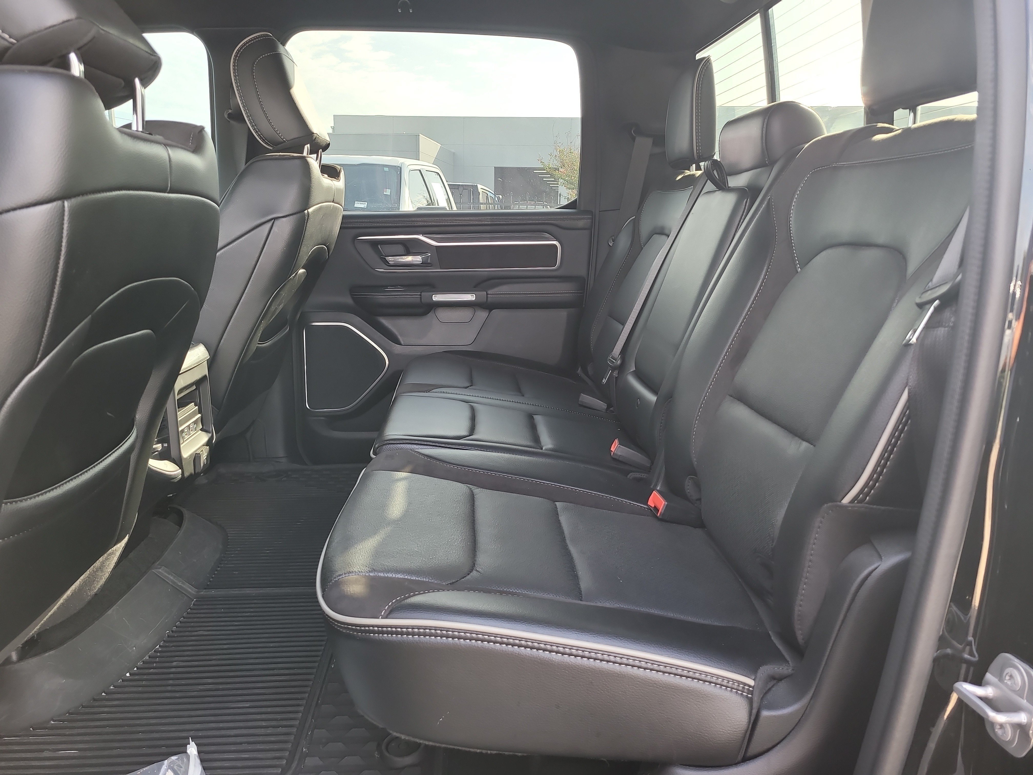 Used 2023 RAM 1500 Laramie AWD/4WD image 12
