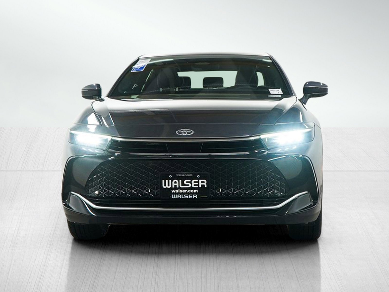 Used 2024 Toyota Crown Limited image 8