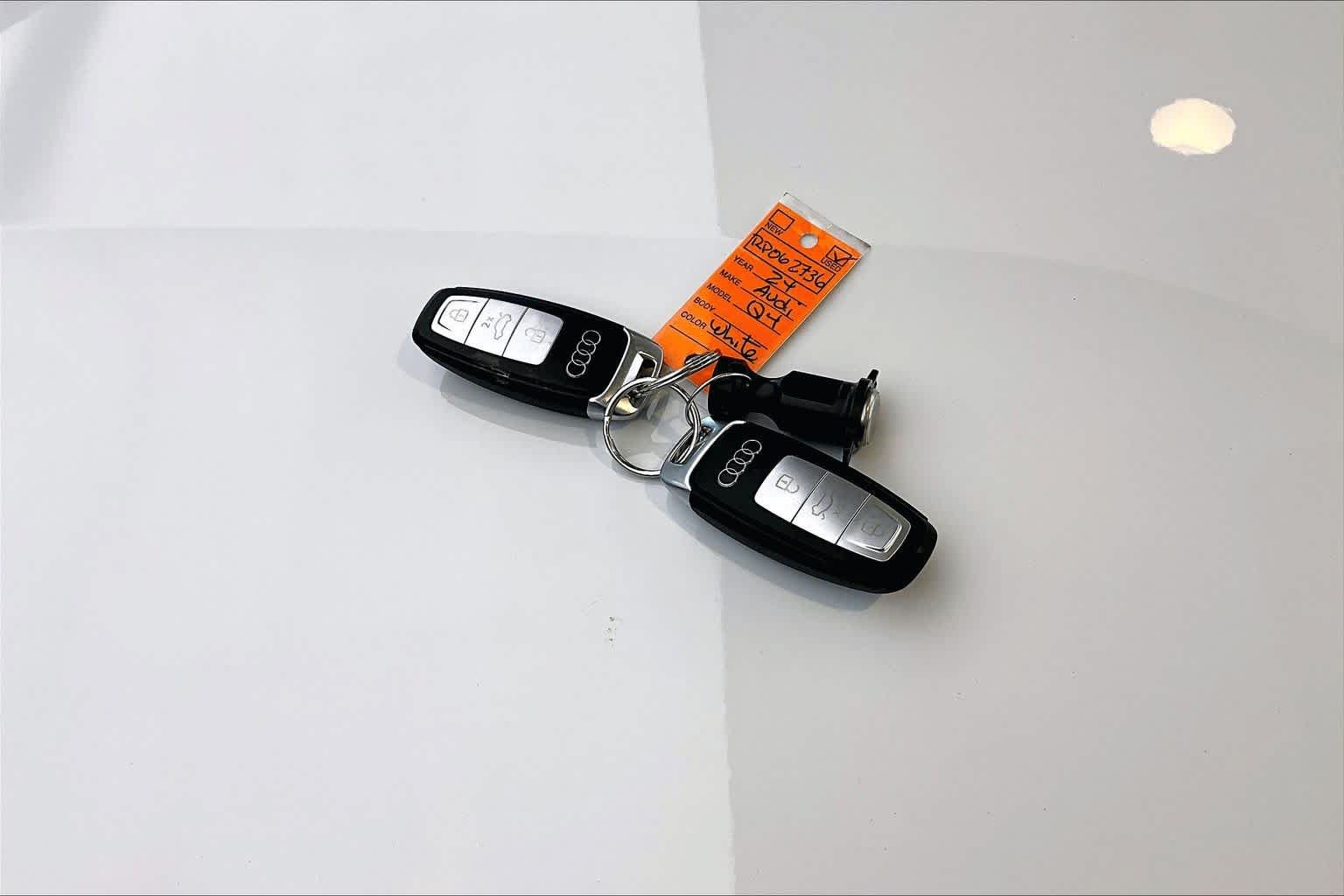 Used 2024 Audi Q4 e-tron Prestige AWD/4WD image 14