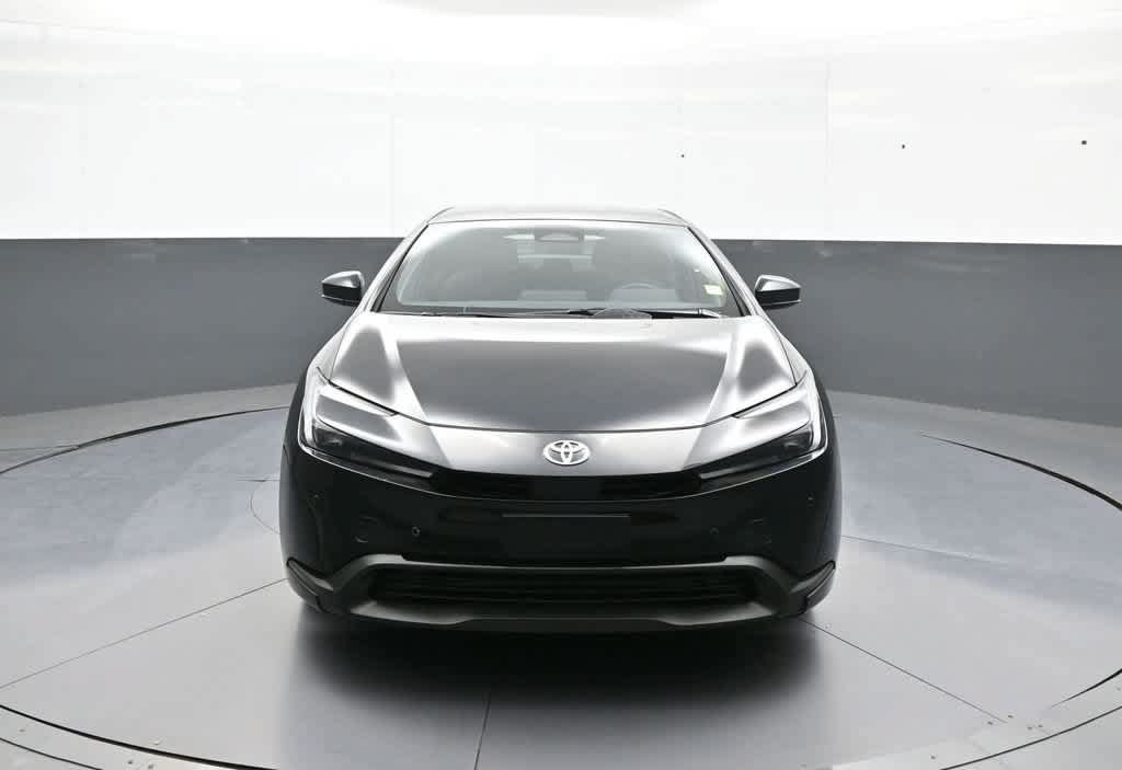 Certified 2025 Toyota Prius LE FWD image 2