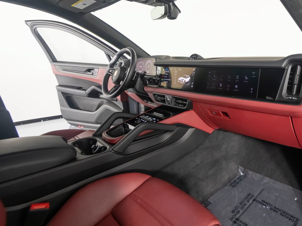Certified 2024 Porsche Cayenne Turbo GT AWD/4WD image 32