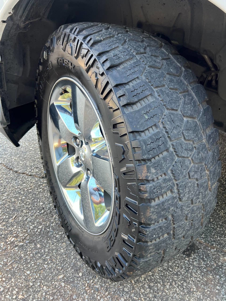 Used 2020 RAM 1500 Classic SLT image 2